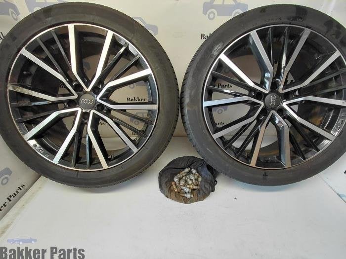 Jeu de jantes sport + pneus d'un Audi Q5, -, Véhicule de tourisme, -, 3 mois de garantie