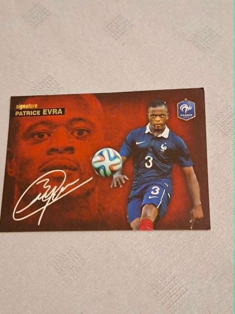 Panini / Voetbalkaart / Patrice Evra / Frankrijk / EK 2016, Verzamelen, Ophalen of Verzenden, Zo goed als nieuw, Spelerskaart