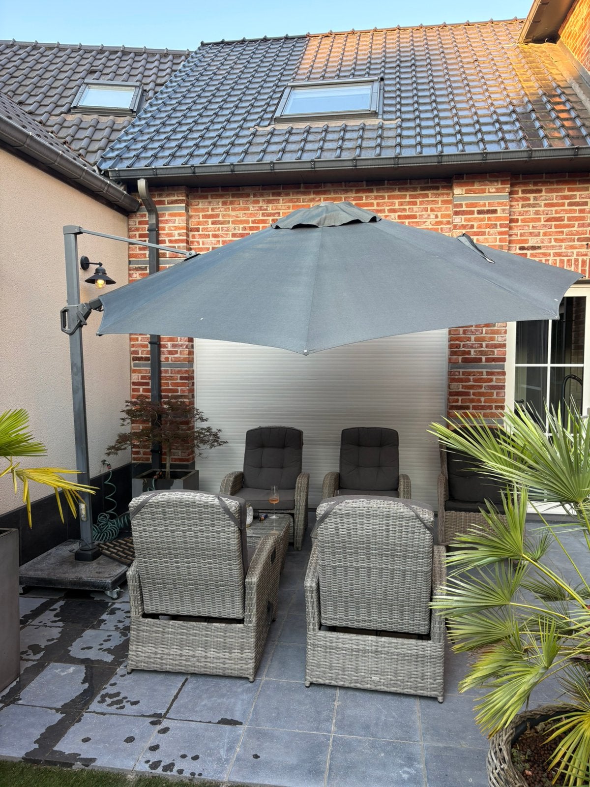 Zonnenparasol, Ophalen, Zo goed als nieuw