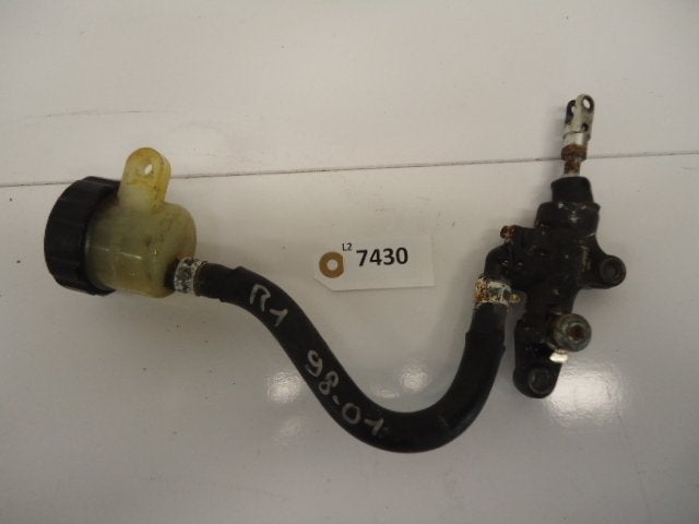 R1 Yamaha Rempomp D1-30031, Motoren