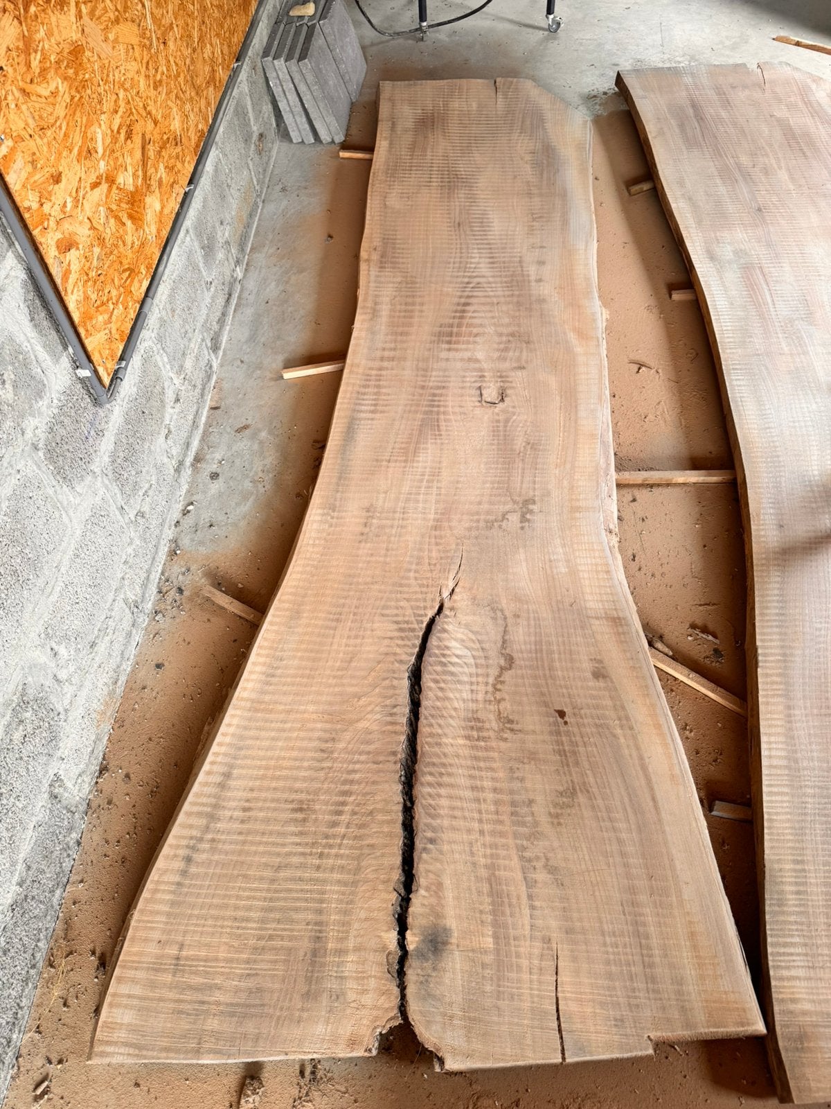 Massief iepen tafelblad 300 x 100 x 6 cm, Doe-het-zelf en Bouw, Ophalen, Zo goed als nieuw