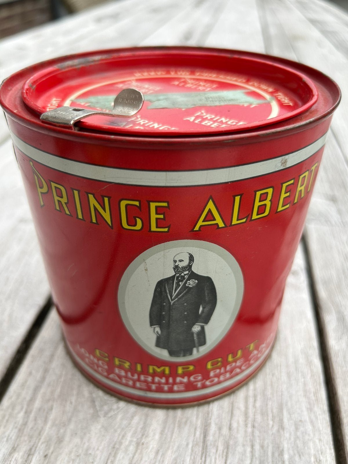 Grande boîte à tabac Prince Albert US PX partiellement rempl, Collections, Enlèvement ou Envoi