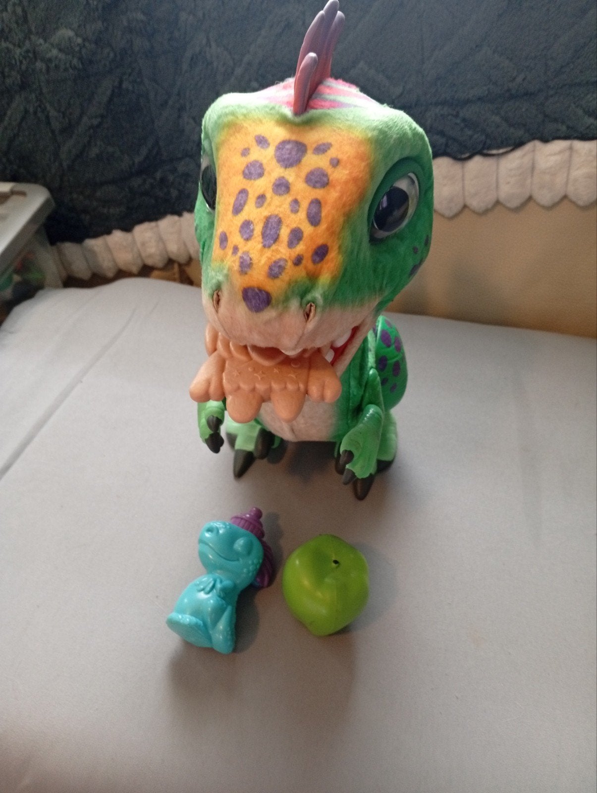 Fureal dino, Ophalen