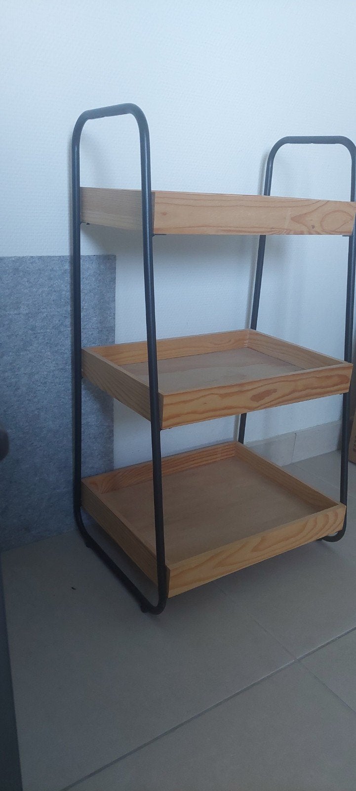 Open kastje voor op kot of naast bed, Ophalen