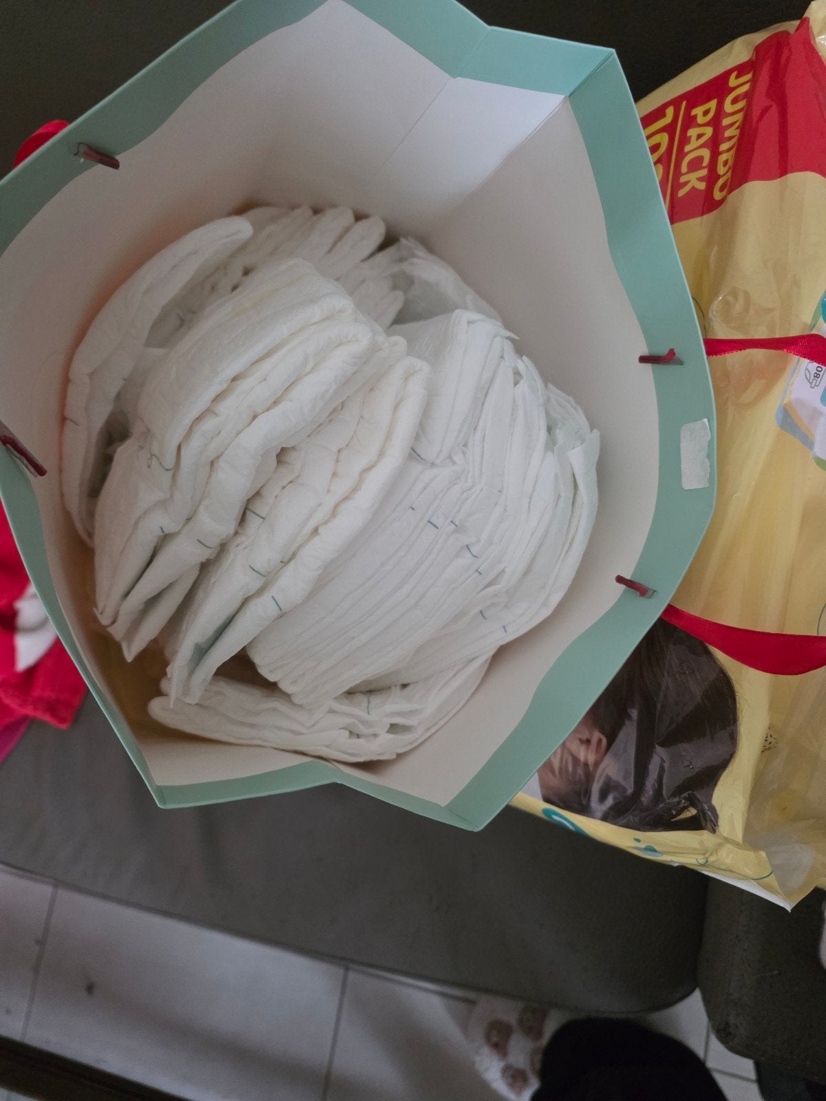 zak vol pampers kruidvat maat 2 ongeveer 98 stuks, Enfants & Bébés, Enlèvement