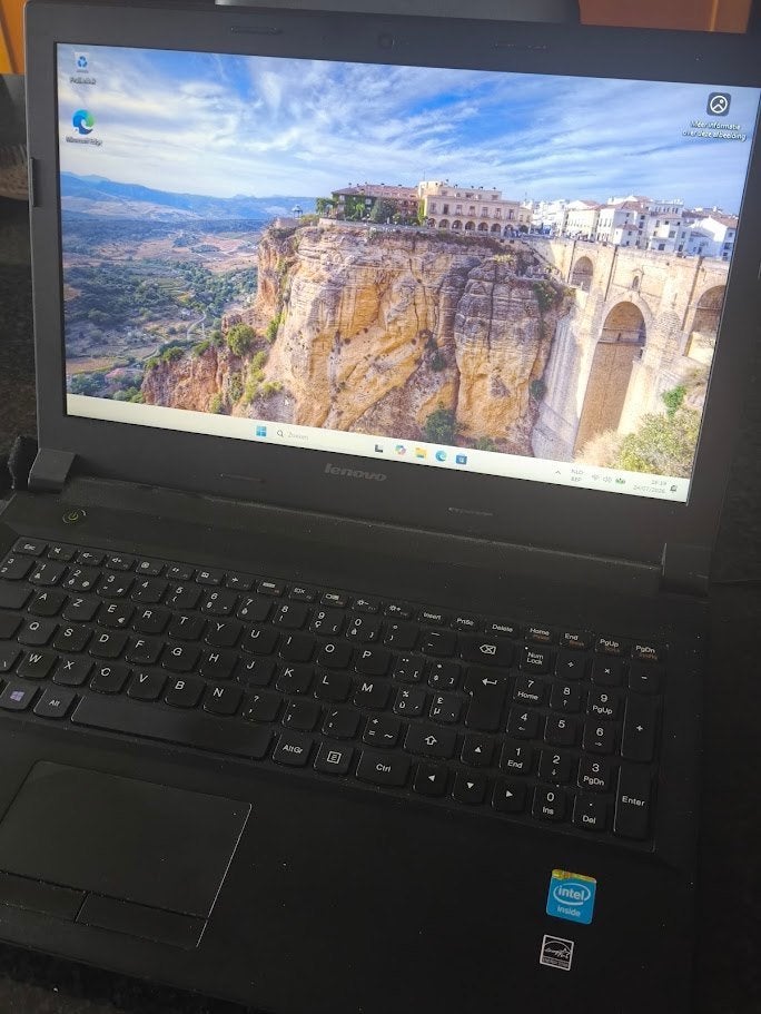 Laptop Lenovo, Enlèvement, Utilisé, 4 GB, SSD