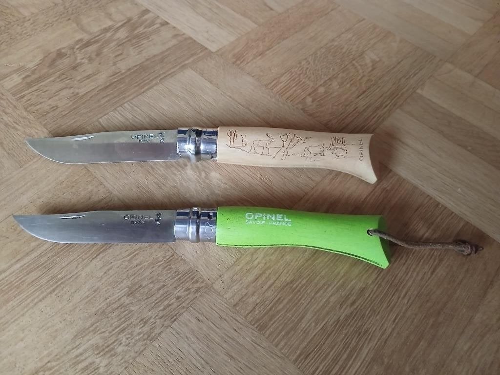 1 Opinel beige à 6€ ; 1 Opinel vert à 4€ ; les 2 pour 8€, Enlèvement, Utilisé