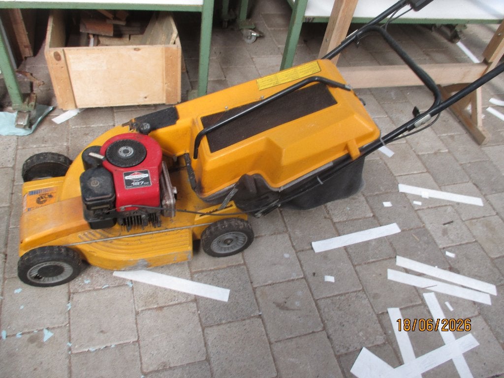 zelftrekker grasmachiene met brighs en straton, Tuin en Terras, Ophalen