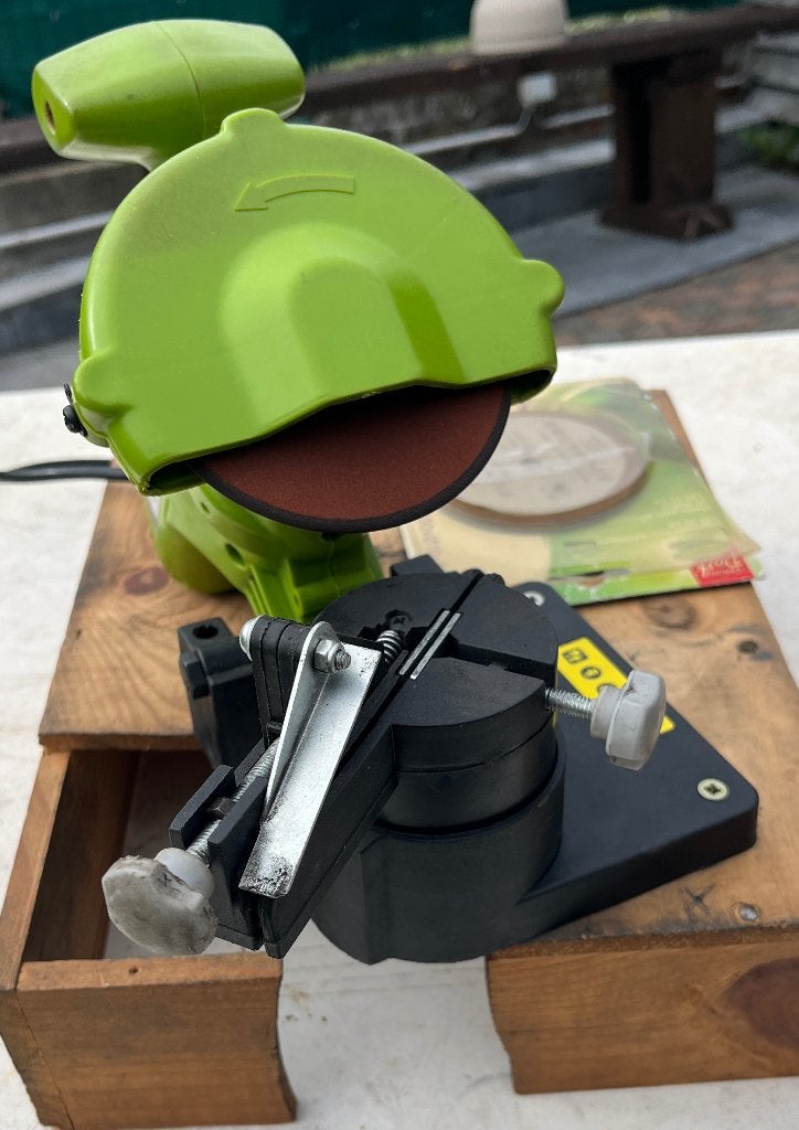 Affûteuse de chaîne, Minder dan 3 m³, Ophalen, Eikenhout, Stammen