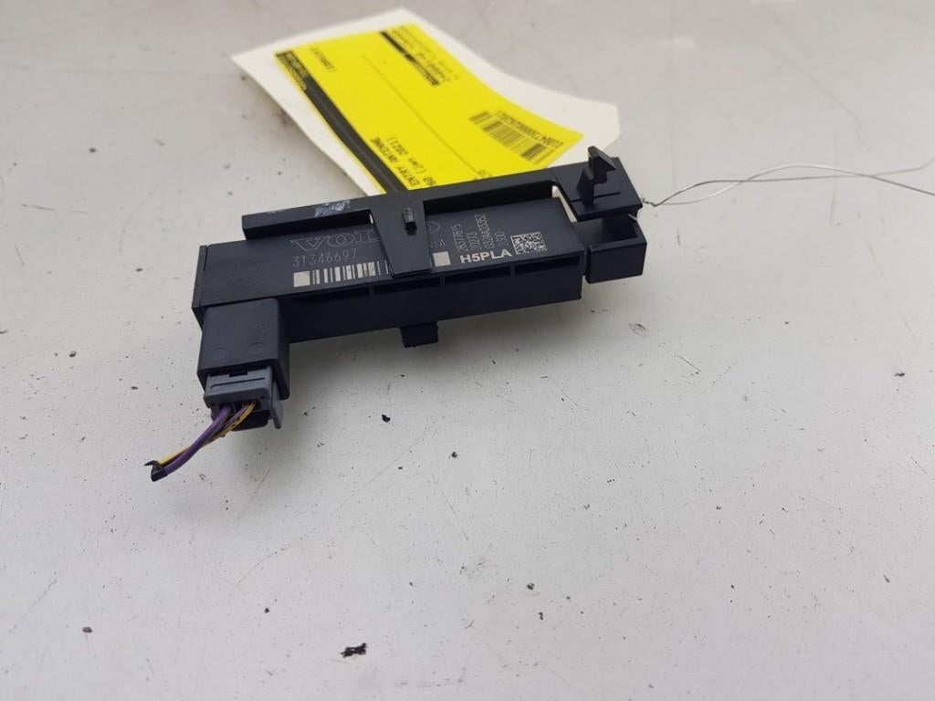 ANTENNE D'ACCÈS SANS CLÉ Volvo V60 II (ZW) (|31346697|), Info@volvocars.com, Volvo Car Germany GmbH, Siegburger Straße 229
50679  Köln, DE