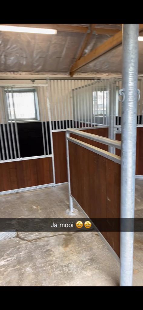 Verschillende stal wanden en poetsplaats, Dieren en Toebehoren, Stalling en Weidegang, Stalling, Accessoires