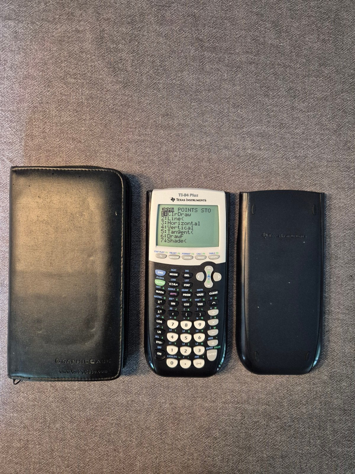 TI-84 Plus grafisch rekenmachine met leren hoes, Ophalen, Grafische rekenmachine, Gebruikt