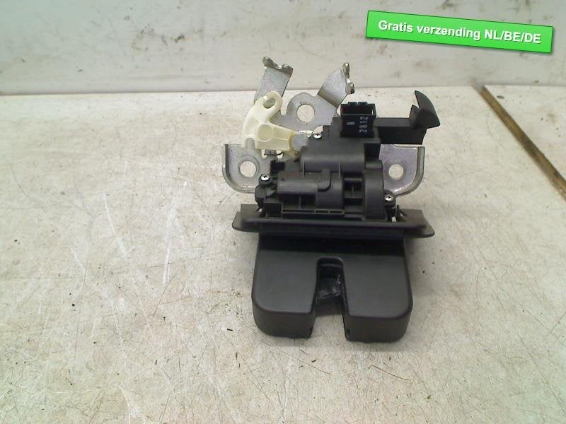 ACHTERKLEPSLOT Audi A3 Sportback (8VA / 8VF) (8K9827505A), Achterklep, Info@audi.de, Audi, Audi AG