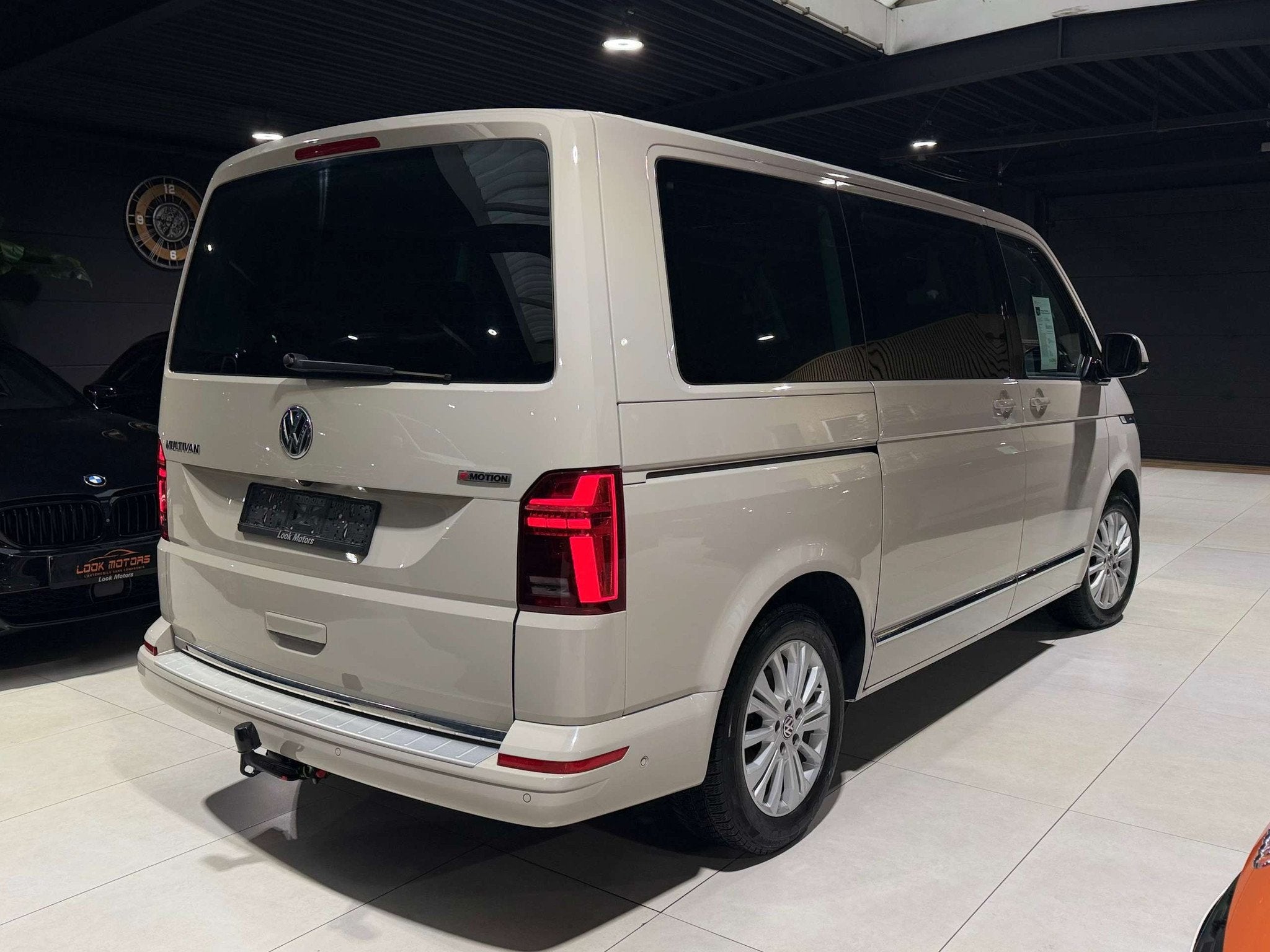 Volkswagen T6.1 Multivan 2.0 TDi 4Motion Highline DSG 7 PLAC, Autos, Cuir, Argent ou Gris, Achat, Euro 6