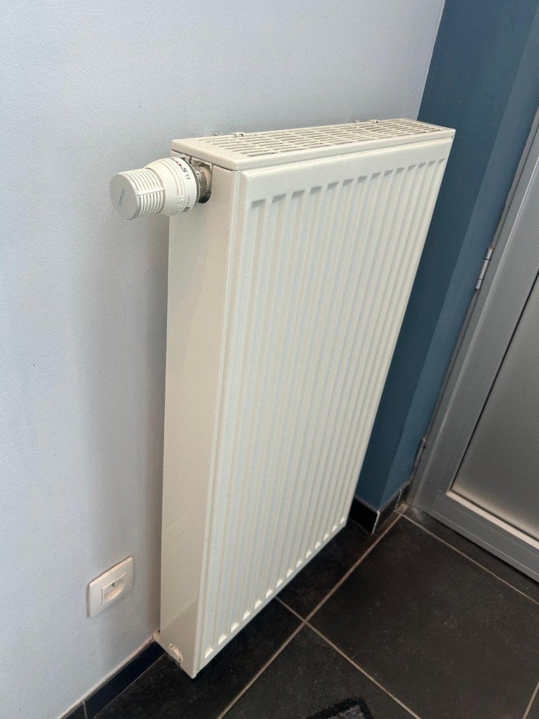5 paneelradiatoren Type 22/33 incl.  kranen en beugels, Doe-het-zelf en Bouw, Ophalen, Gebruikt, Radiator, 60 tot 150 cm