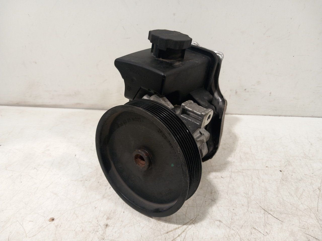 Stuurbekrachtiging pomp motor Mercedes-Benz C-Klasse, Onderdelen@venauto.nl, Van der Ven Autorecycling B.V., Gebruikt, Ettenseweg 76, 4706 PB Roosendaal, The Netherlands