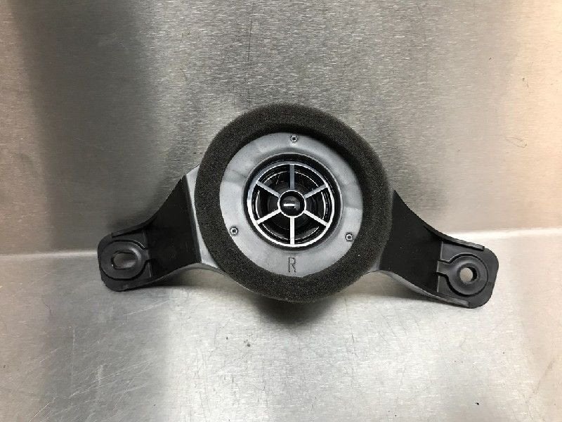 LUIDSPREKER Toyota RAV4 (A3) (|8616042120|), Gebruikt, Kundenbetreuung@toyota.de, Toyota, Toyota-Allee 2
50858  Köln, DE