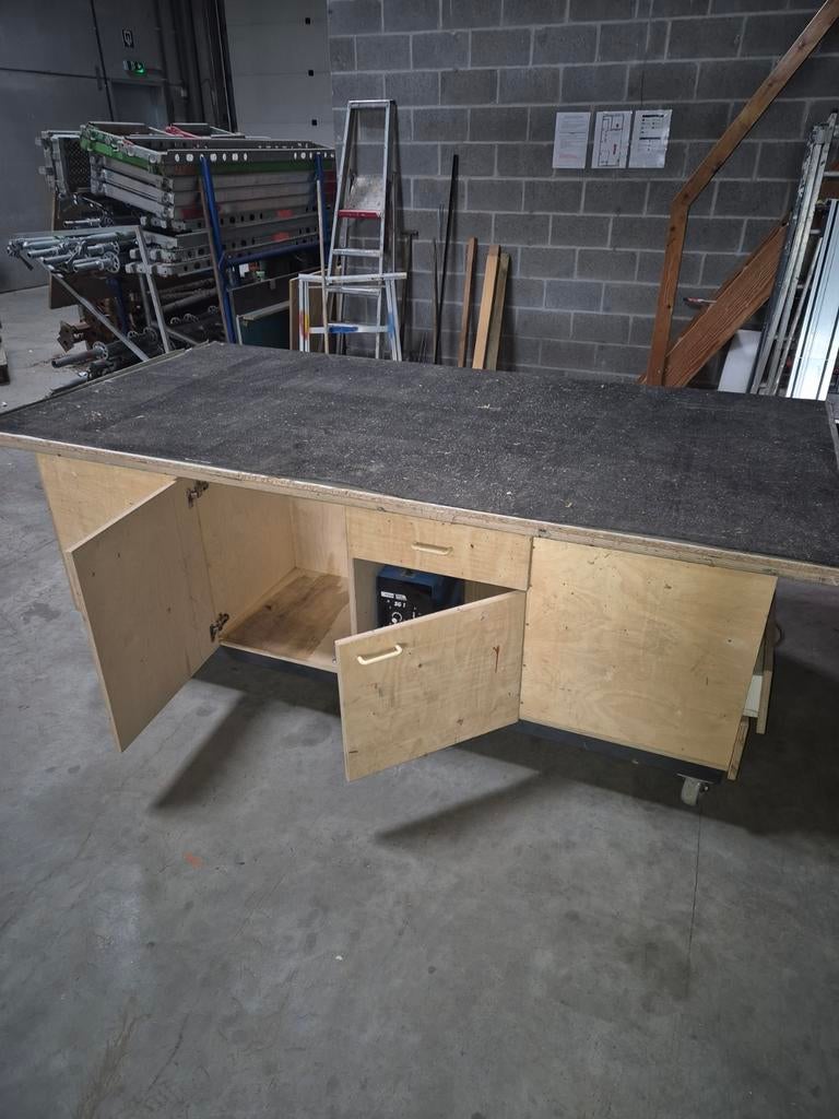 Werktafel, Ophalen