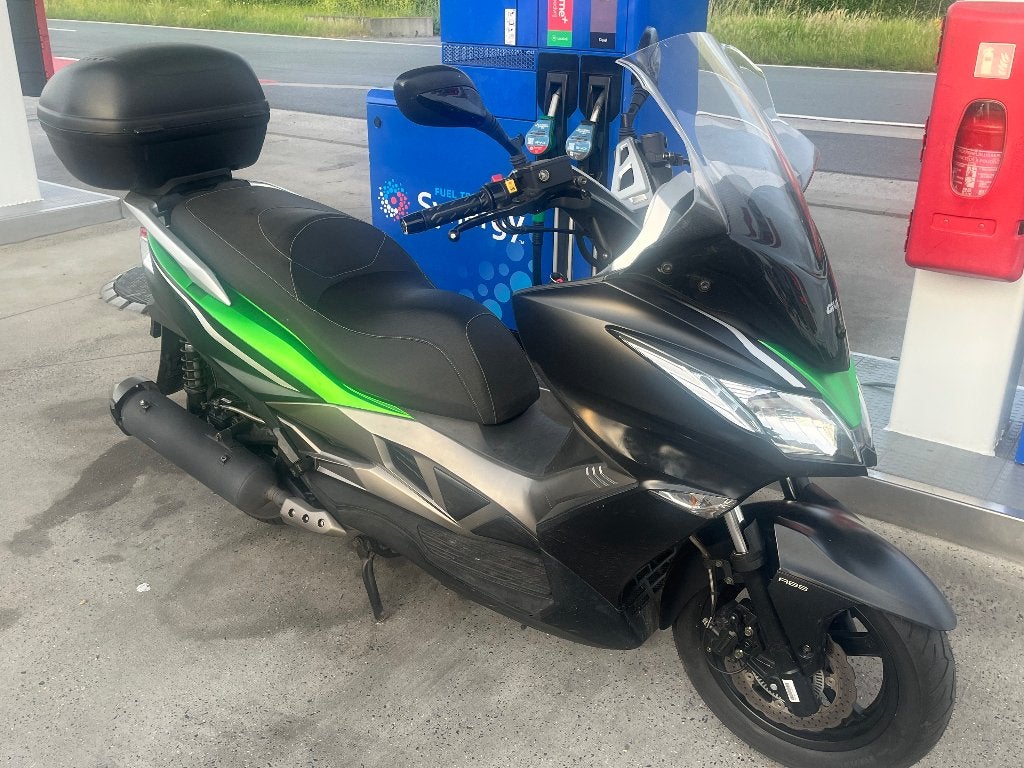 Kawasaki J300