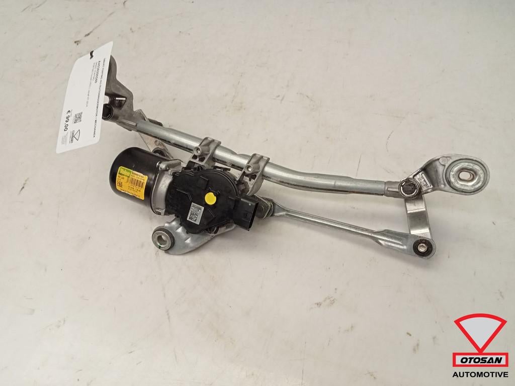 Smart Fortwo 453 Ruitenwissermotor + Mechaniek A4538200240, Gebruikt, Mercedes-Benz AG, Mercedesstrasse 120
70372  Stuttgart, DE