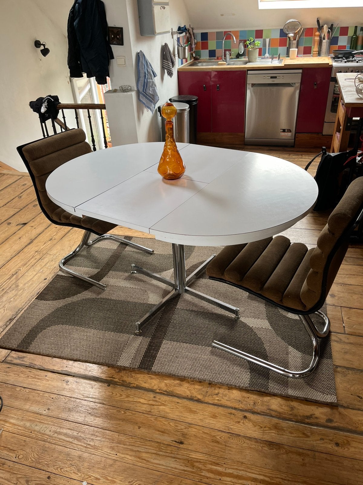 Table ronde extensible Space Age années 70s, 100 à 150 cm, Cinq personnes ou plus, Comme neuf, 100 à 150 cm