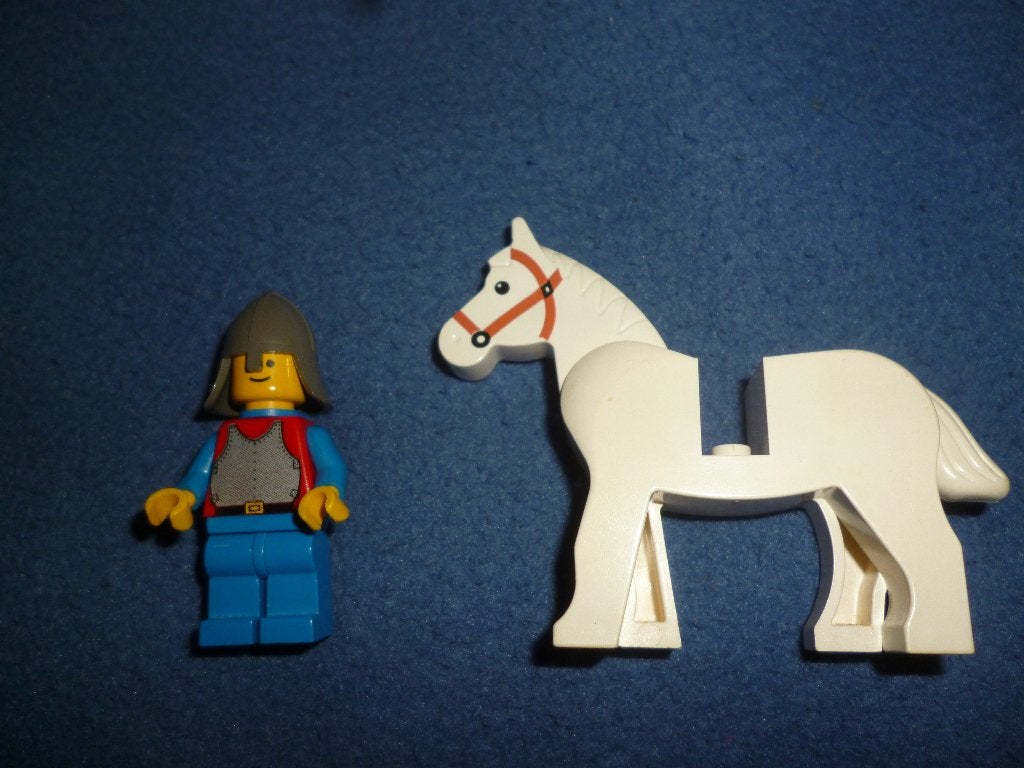 LEGO 6016 - Knights' Arsenal (enkel ridder en paard), Kinderen en Baby's, Speelgoed | Duplo en Lego, Ophalen, Lego