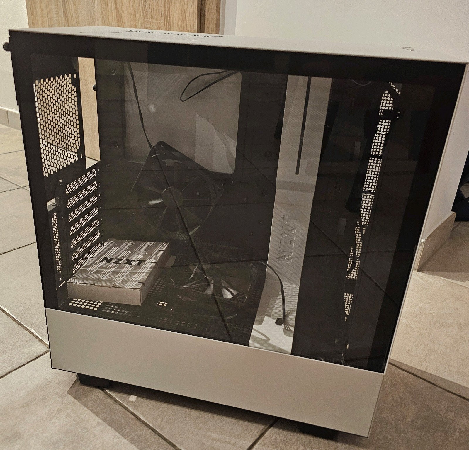 Witte NZXT H510i-behuizing in zeer goede staat, Computers en Software, Ophalen, Gebruikt