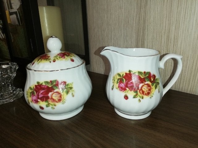 Vintage porseleinen roomstel Elegant China English rose., Antiek en Kunst, Ophalen of Verzenden