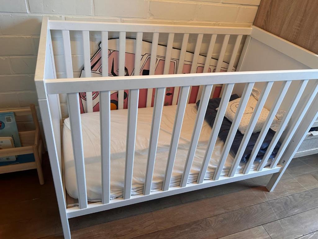 Babybedje, Ophalen, Zo goed als nieuw, Minder dan 140 cm, Matras