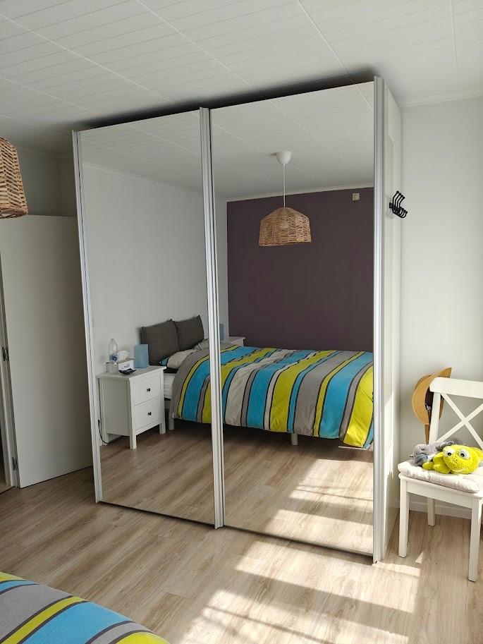 Kast/Kleerkast met spiegel, Ophalen, Met plank(en), Gebruikt, 200 cm of meer