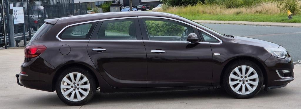 Opel astra 13cdti 230mkm cuir clima gps 2200€, Auto's, Opel, Euro 5, Leder, 5 deurs, Particulier