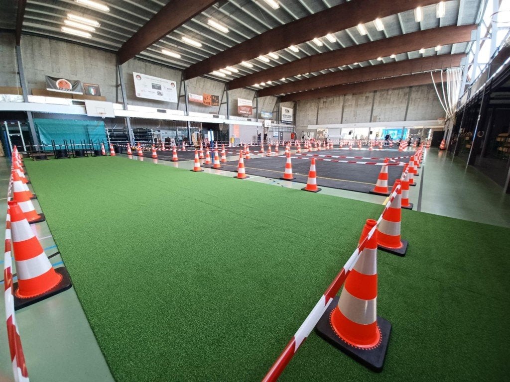 Gazon artificiel / sprinttrack 2m x 20m (Unicolor) (occas), Info@kriden.be, Belgique, Ophalen of Verzenden, Zo goed als nieuw