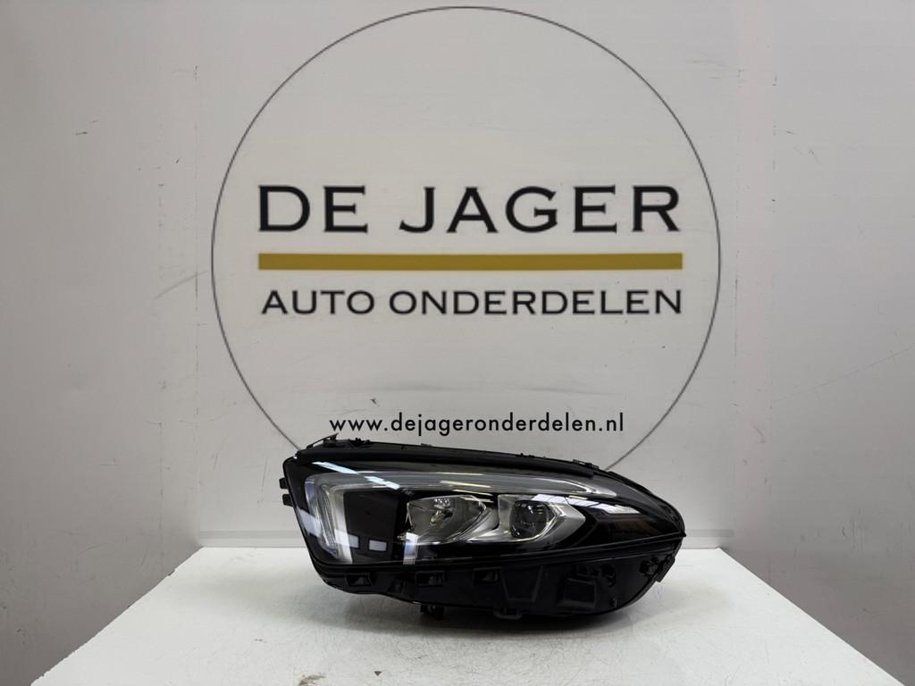 LAMPE FRONTALE HAUTE PERFORMANCE CLASSE A W177 GAUCHE A17790, Mercedes-Benz AG, Mercedes-Benz, Utilisé, Mercedesstrasse 120
70372  Stuttgart, DE