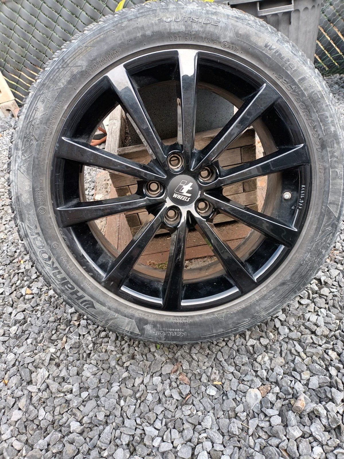 Pneus hiver et jantes Hankook 225/50R 18 99v, Enlèvement, Pneus hiver, Pneu(s)