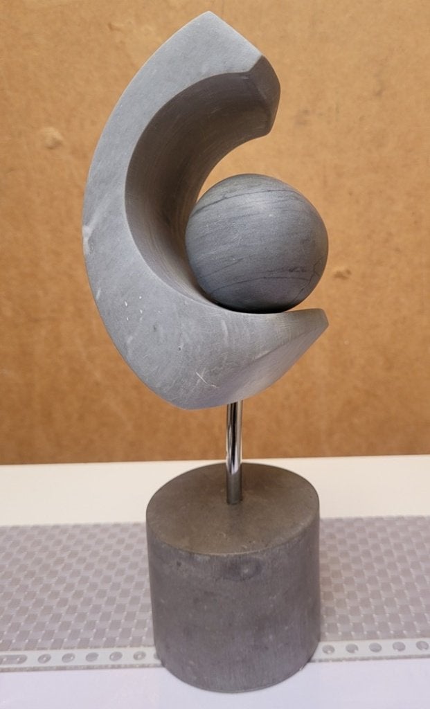 Lieven DEBRABANDERE, abstractie in Bardiglio-marmer, Gris, Enlèvement ou Envoi, Pierre ou céramique, Abstrait
