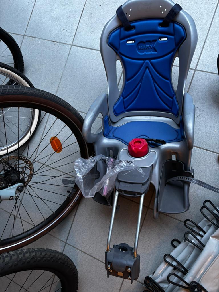 Fietsstoel achteraan, Fietsen en Brommers, Fietsaccessoires | Fietsstoeltjes, Ophalen, Gebruikt