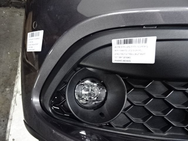 ANTI BROUILLARD AVANT DROIT Alfa Romeo Stelvio (949), Utilisé, Alfa Romeo
