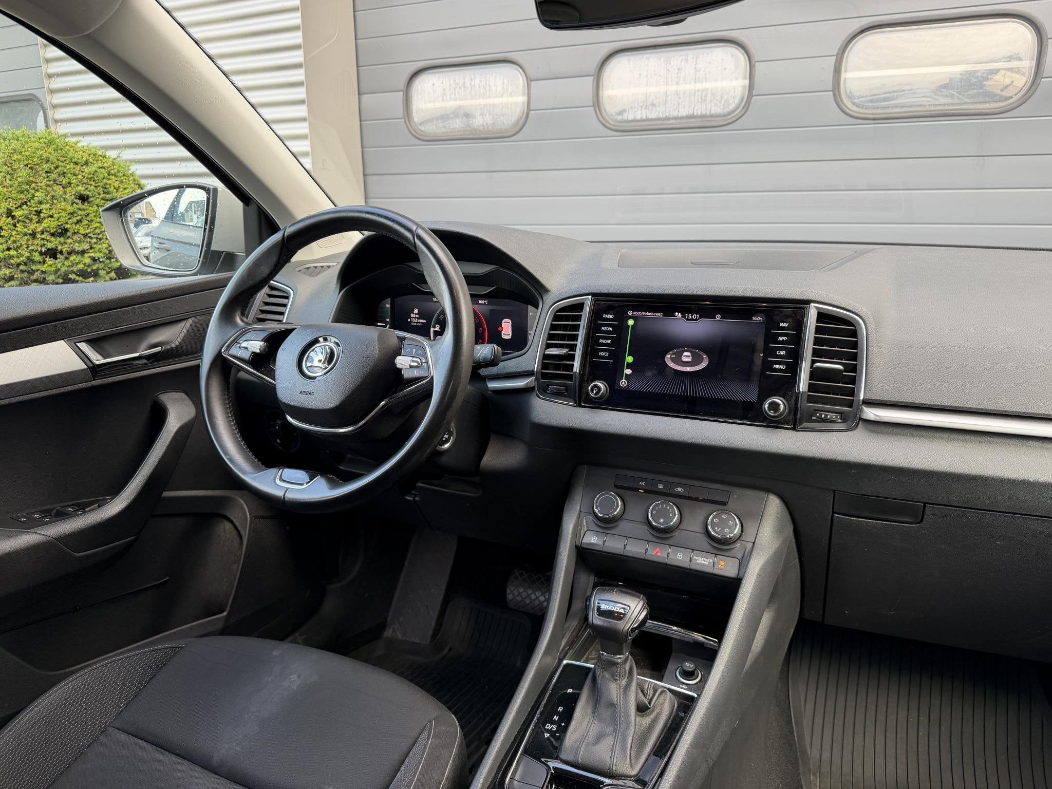 Skoda Karoq 2.0 TDI DSG (automatique), Autos, Argent ou Gris, Achat, Entreprise, Noir