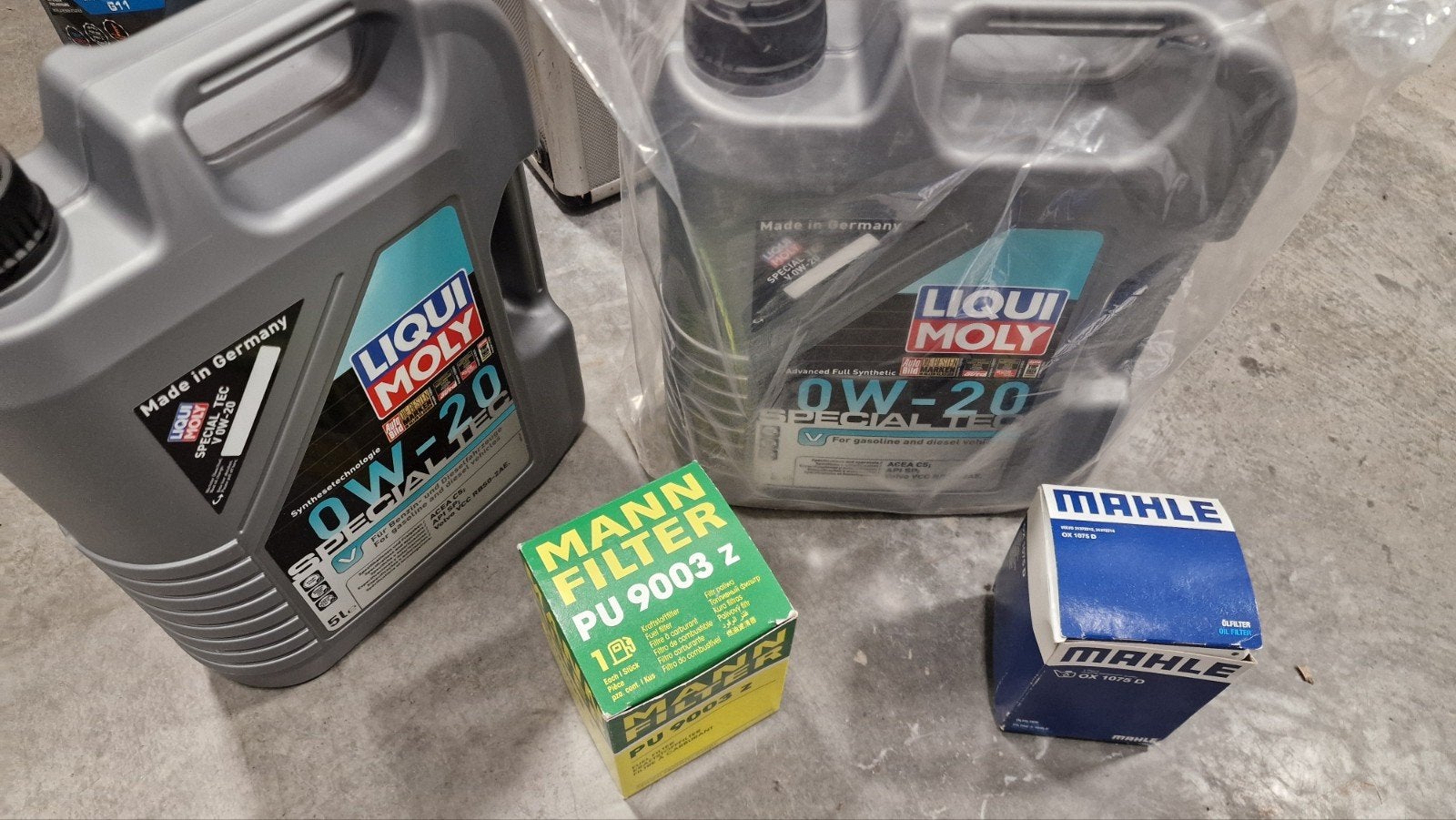 Huile moteur + filtres Volvo/Mercedes/Ford, Enlèvement ou Envoi, Neuf, BMW