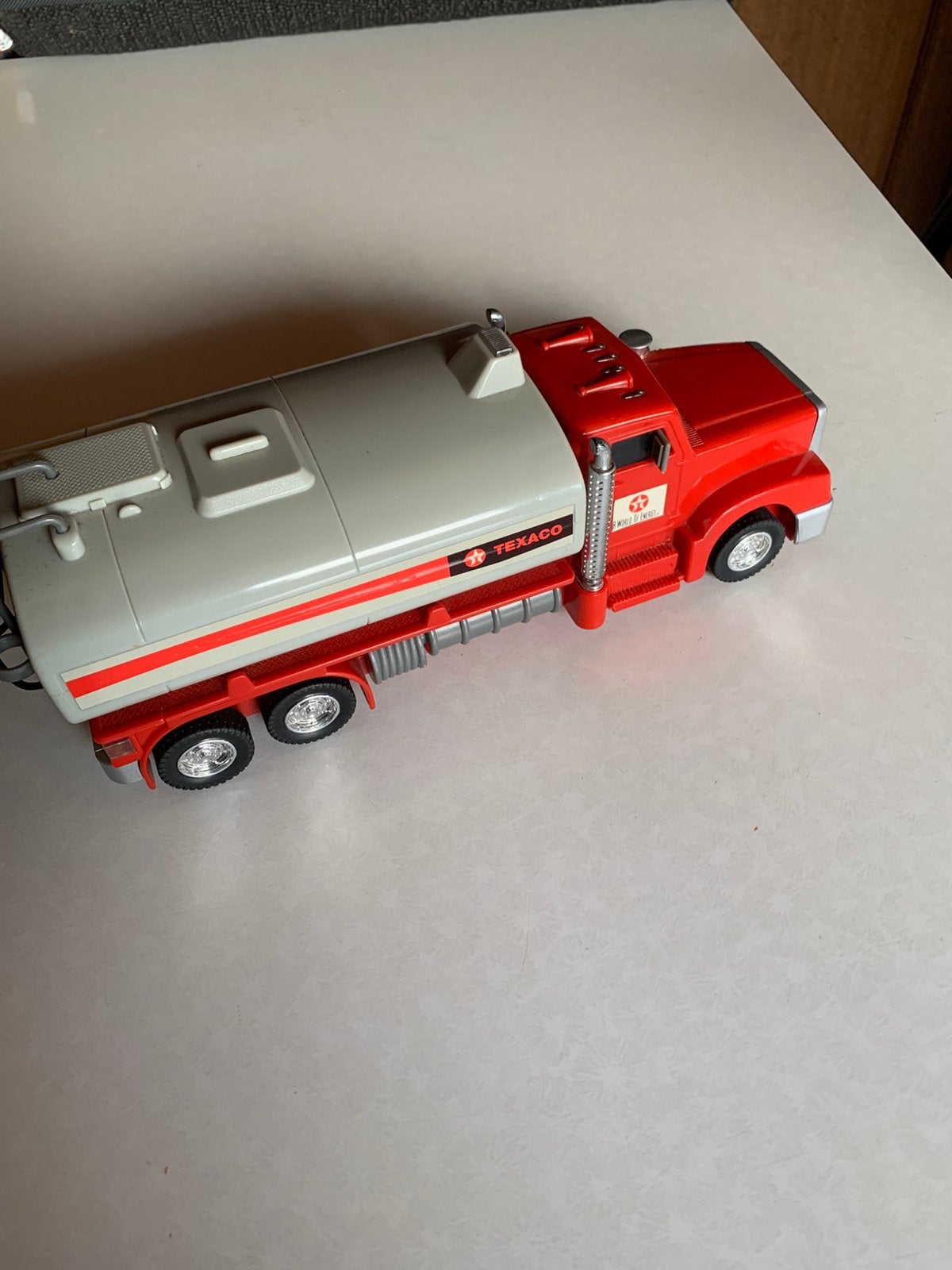 Grote tankwagen met geluid, Kinderen en Baby's, Speelgoed |Speelgoedvoertuigen, Ophalen, Zo goed als nieuw