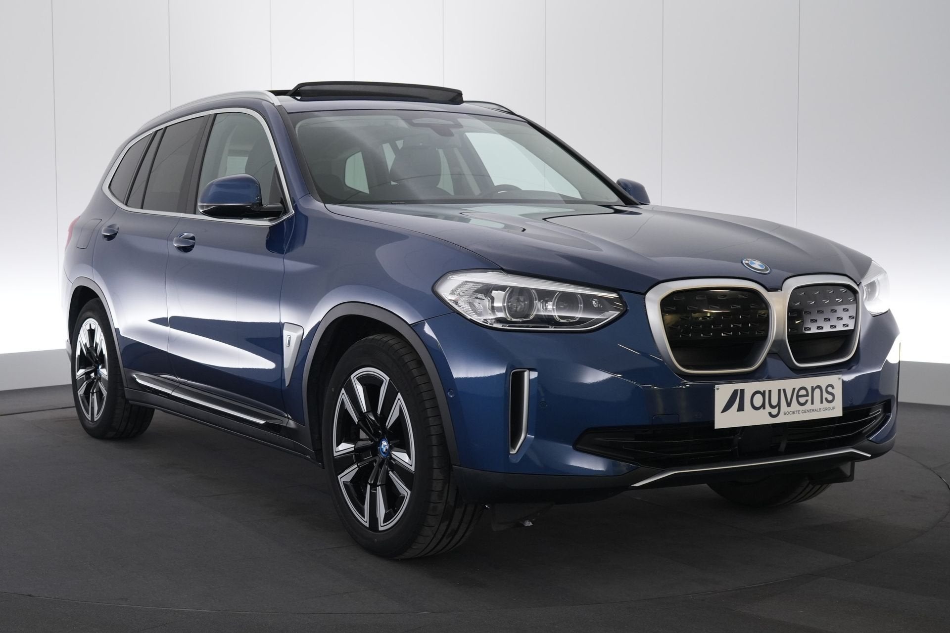 (2AJS352) BMW IX3, Achat, https://public.car-pass.be/vhr/e2ae36d7-0b3b-48b9-baa5-e0feb751f7dc, Entreprise, Carnet d'entretien