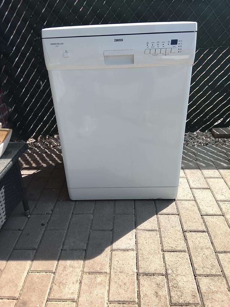 Afwasmachine kleur wit merk Zanussi, Elektronische apparatuur, Ophalen