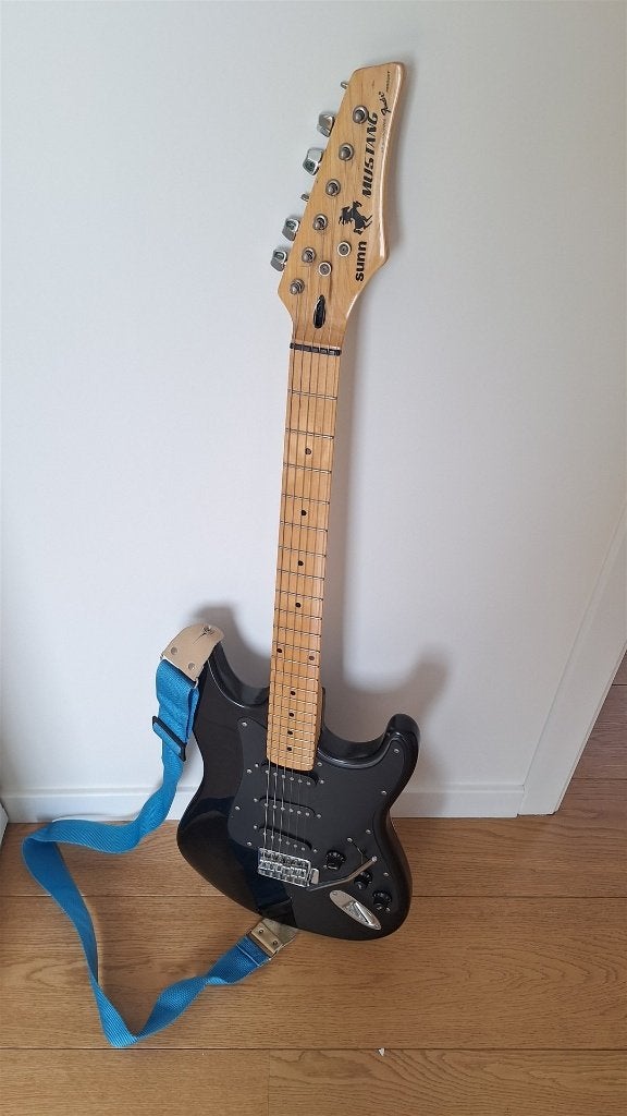 Elektrische gitaar Fender-Sunn-Mustang, met versterker, Muziek en Instrumenten, Ophalen, Fender, Gebruikt, Met versterker