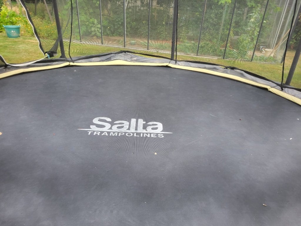 Trampoline Salta, Ophalen