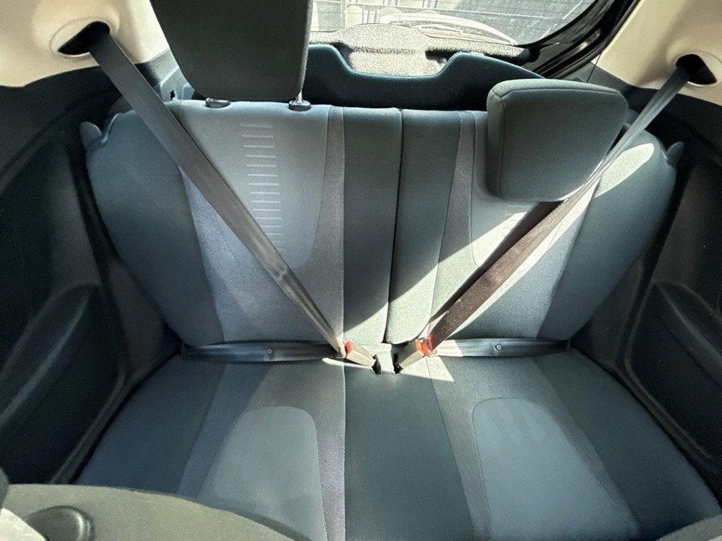 BANQUETTE ARRIÈRE Ford Ka II (01-2008/05-2016), Henry-Ford-Straße  1
50735  Köln, DE, Ford-Werke GmbH, Kunden@ford.com, Ford