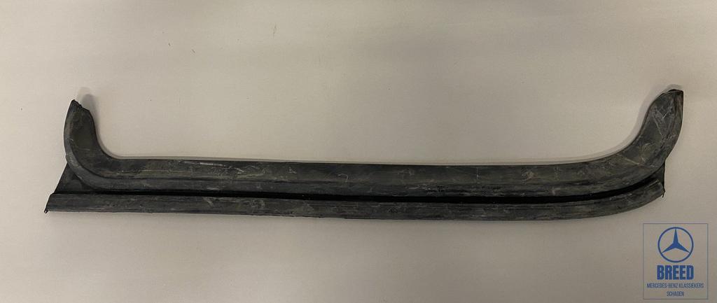 NOS zijruitrubber voorportier Mercedes-Benz W601 W602 TN T1, Neuf, -, -, Enlèvement ou Envoi