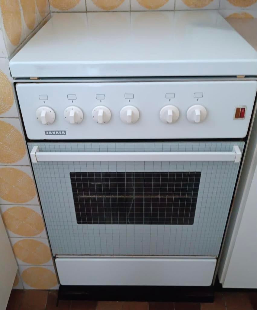 ZANKER fornuis met oven om weg te geven (gratis), Ophalen, Zo goed als nieuw