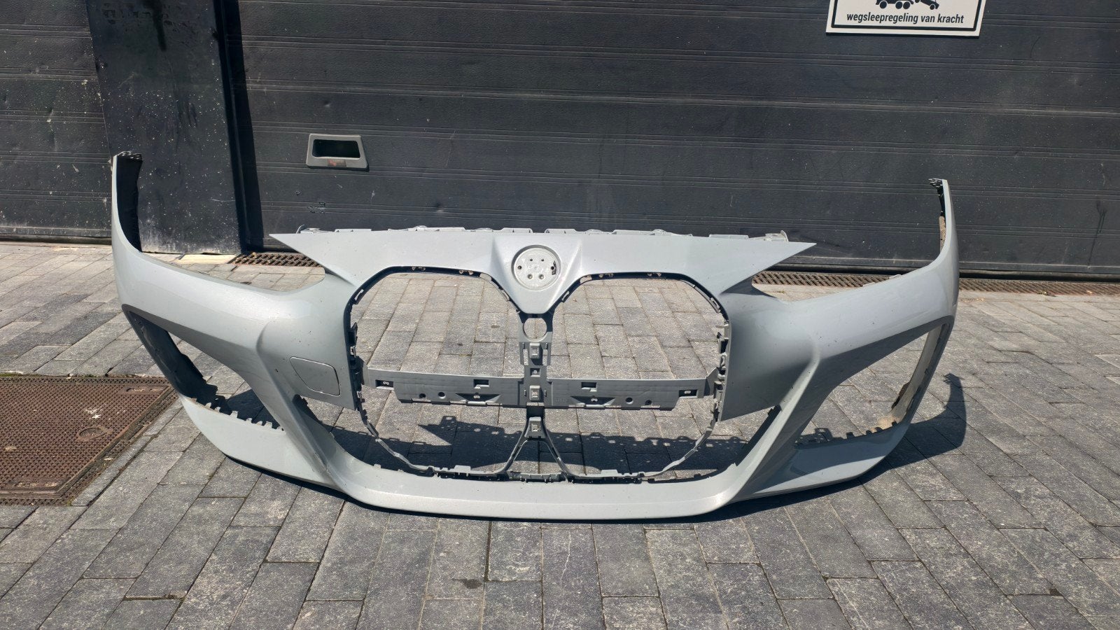Pack Bmw i4 Brooklyn Grau M-Sport Pro avec des dommages mine, Enlèvement, Avant, BMW, Pare-chocs