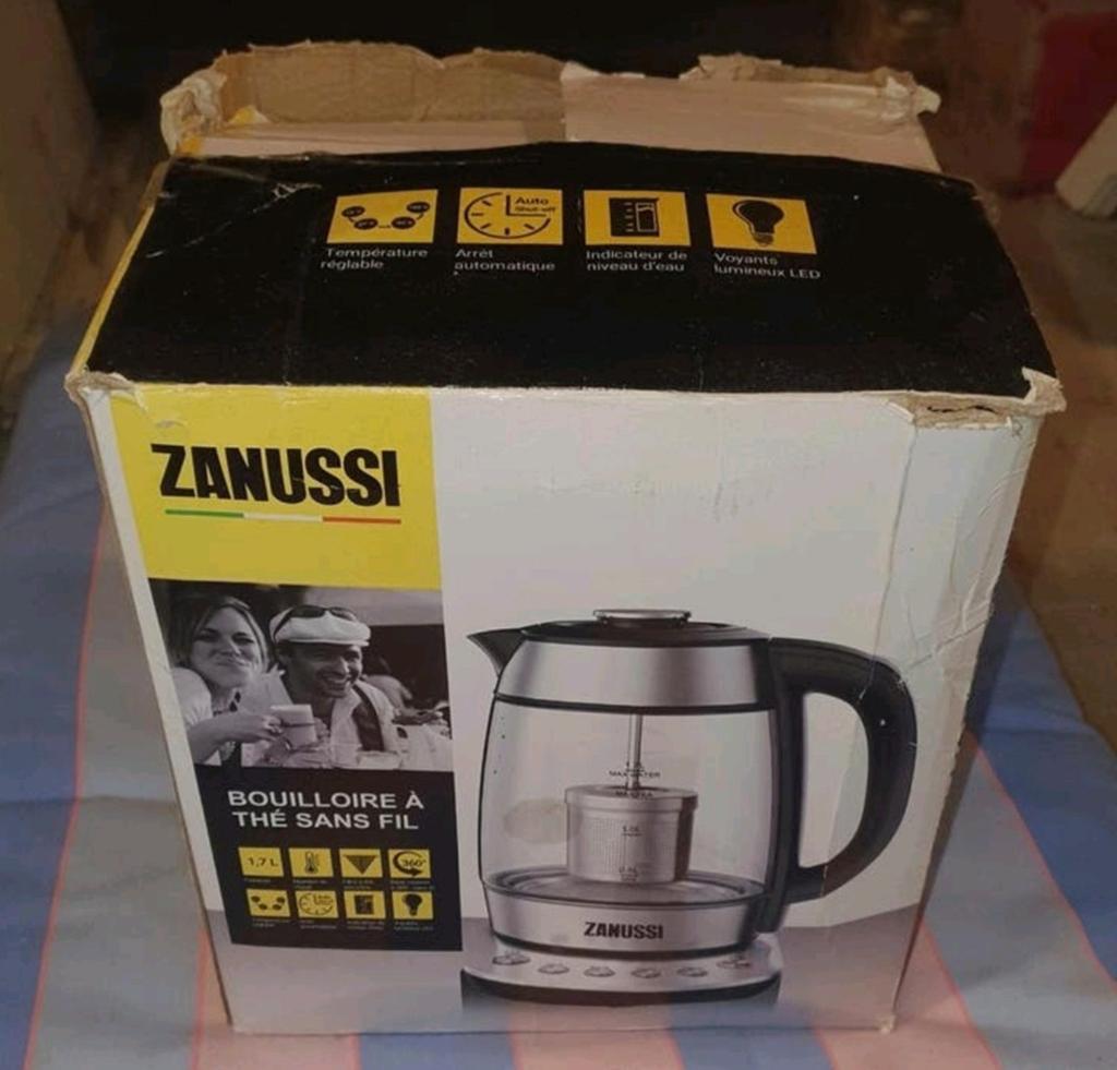 Bouilloire Zanussi en très bon état, Enlèvement