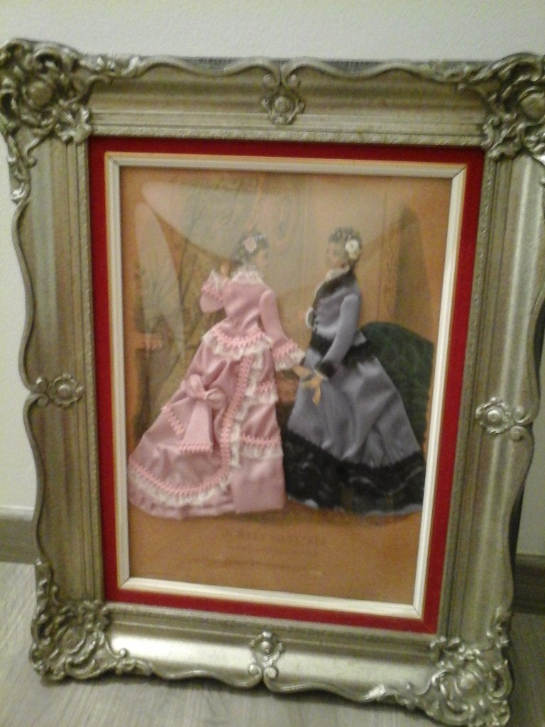 Brusselse dames met kant, Antiek en Kunst, Ophalen, Achter glas